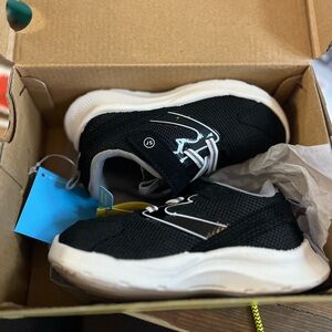 Stride Rite Munchkin Lake Toddler Sneakers 8M